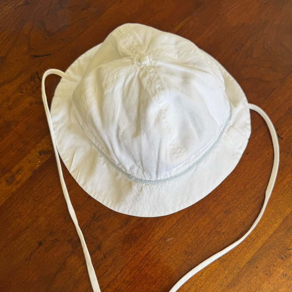 Auraluz Baby Boy Sun Hat White with Blue Trim